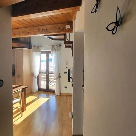 Attico E Super Attico Panoramico 아파트 로카 디 캄비오